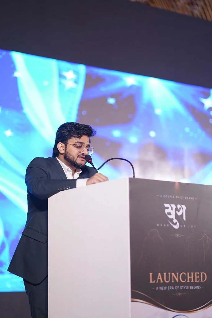 Mujahid Azimabadi addressing the audience